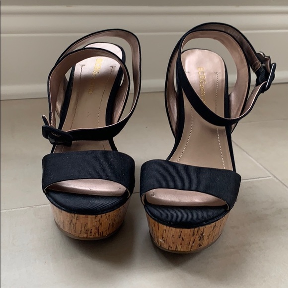 BCBG wedges - Picture 4 of 4